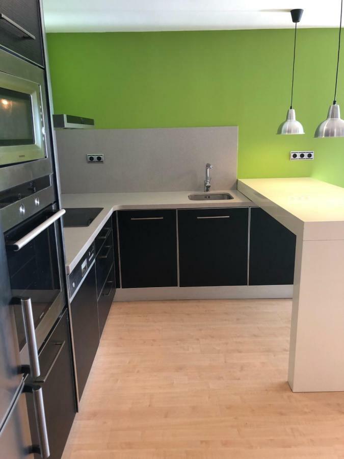Apartamento Bruselas Салоу Екстер'єр фото